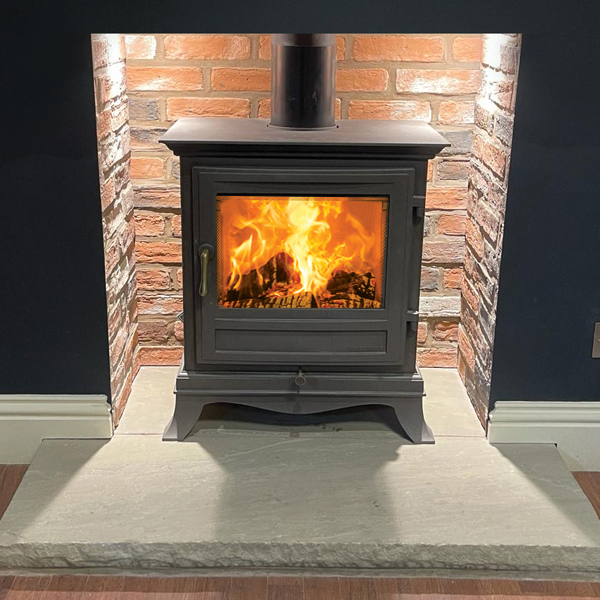 Chesneys Beaumont 8 Series Wood Burning Stove with FREE Chamber & Hearth - Showroom Clearance Collection Only